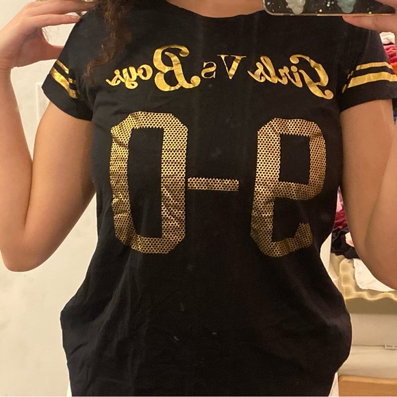Boys vs Girls black and gold top - Picture 2 of 2